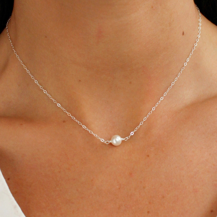 Solitaire Pearl Necklace