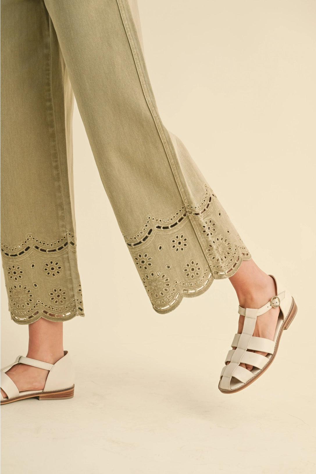 Gizelle Embroidered Pant