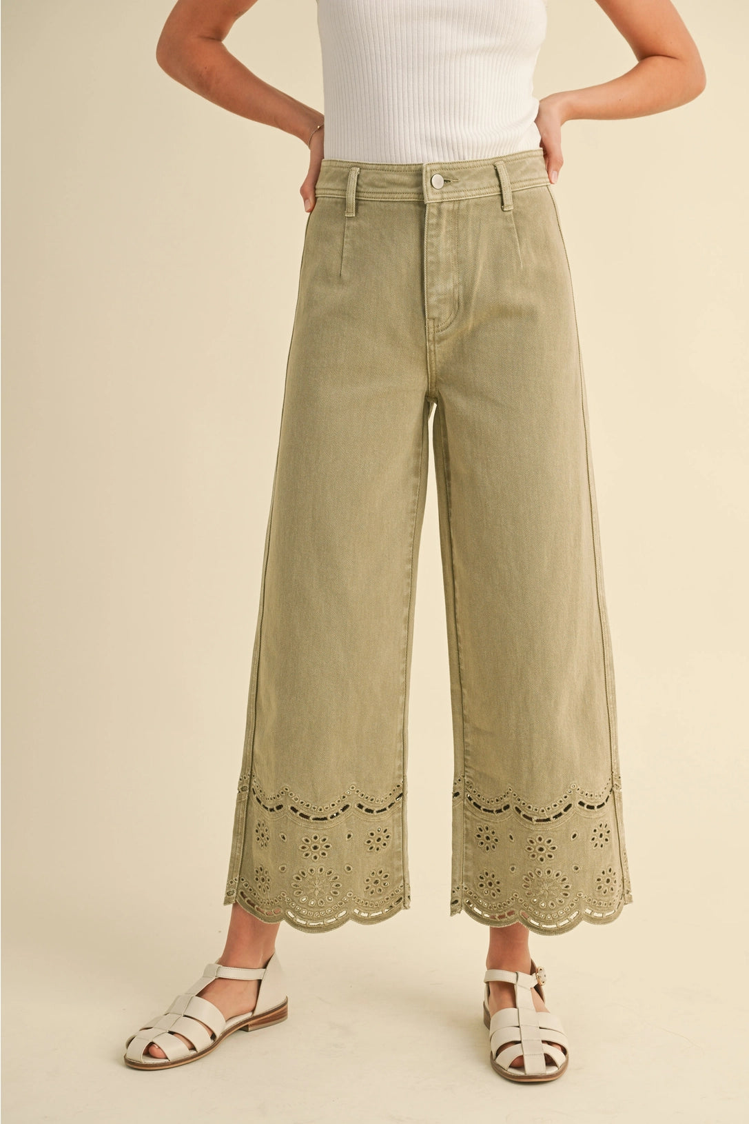 Gizelle Embroidered Pant