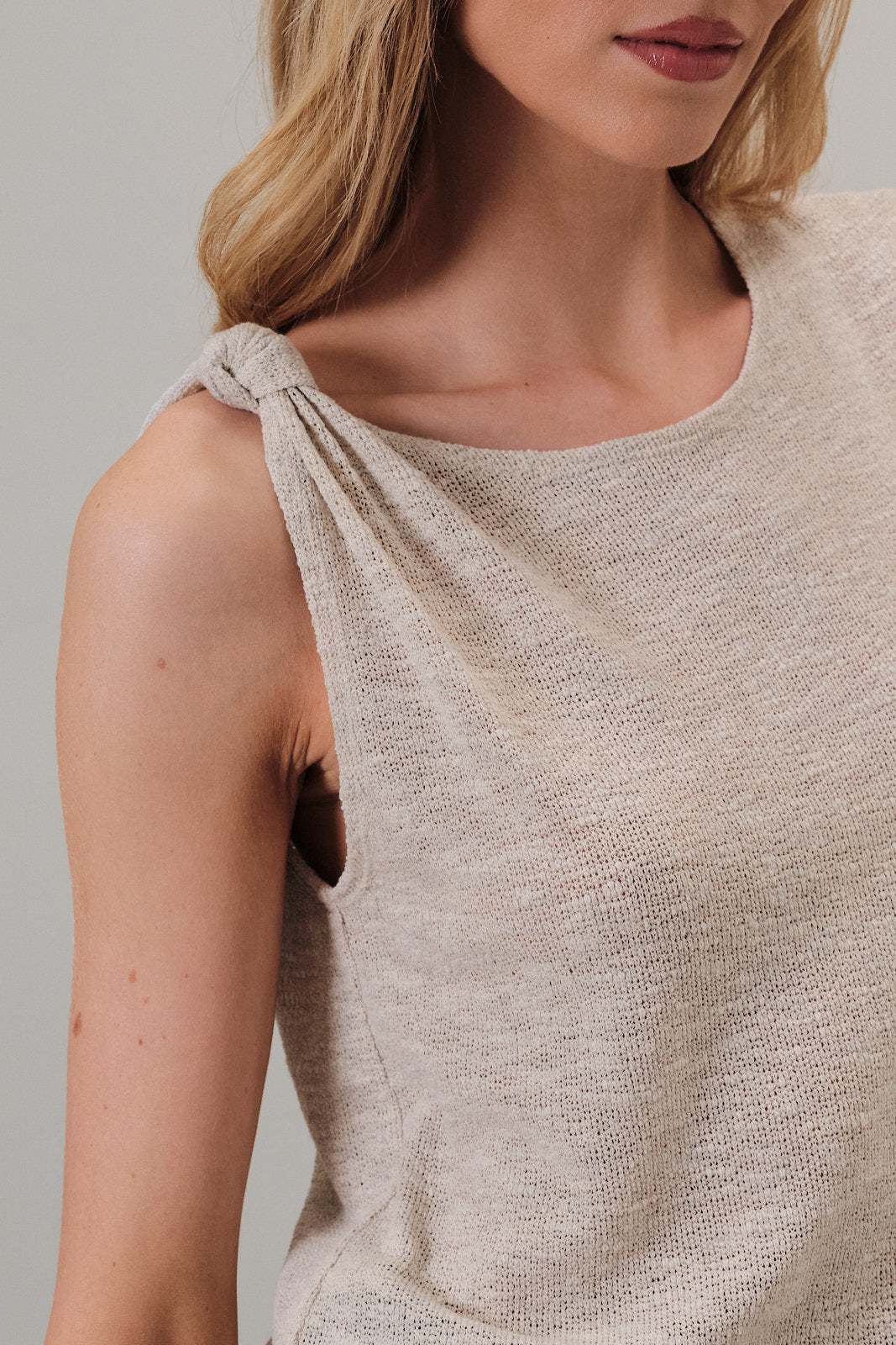 Robi Tie Knot Top